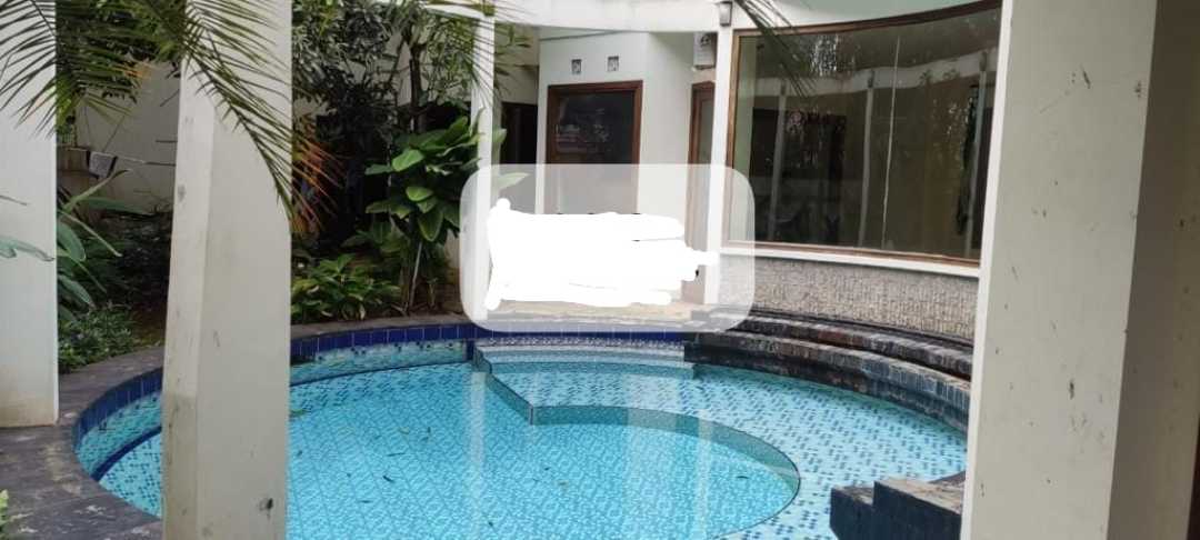 Disewakan. Rumah. 5.Kt. Kolam. Renang.patra. Kuningan.jakarta. Selatan