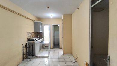 Dijual Segera Apartemen 2BR Semi Furnished Kondisi Baik Siap Ditempati