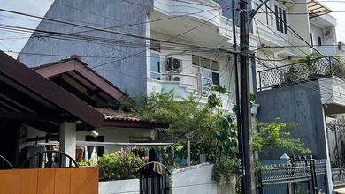Rumah Sunter Pratama Raya bergaya Classic Modern