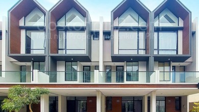 Jual Rumah 3 Lt Osaka Residence Samping Taman Doa Akita Pik2 Type Yuri 4,5X10