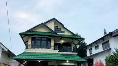 Dijual Villa Segar Alam Puncak Jl Raya Cimacan Luas 300 M2 3 BR 2 Lantai SHM