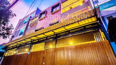Jual Ruko Kost Tanjung Duren Timur 3 Lantai 84 M2 5,6x15 Lb 214 M2 19 Kamar - Sell Dorm Boarding House 19 Rooms Roi 10% Near Neo Soho Central Park