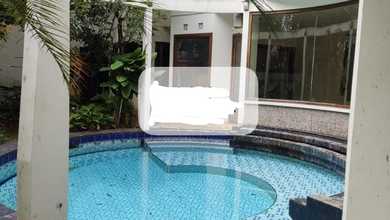 Disewakan. Rumah. 5.Kt. Kolam. Renang.patra. Kuningan.jakarta. Selatan