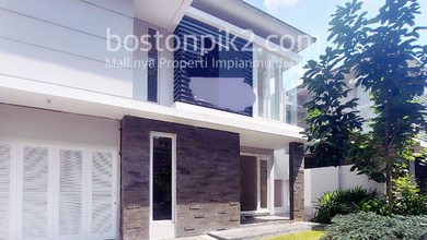 Sewa Rumah 10X30 Suvarna Sutera Padi Cluster Akasia 2 Lantai 300 M2 Bagus dan Rapi
